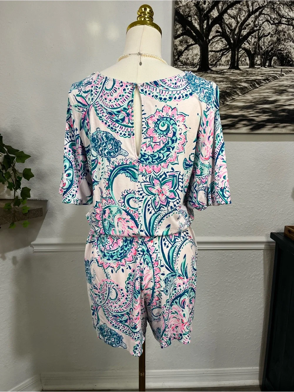 Lilly Pulitzer White Romper with Pink & Teal Paisley 2019 Medium - Picture 8 of 14